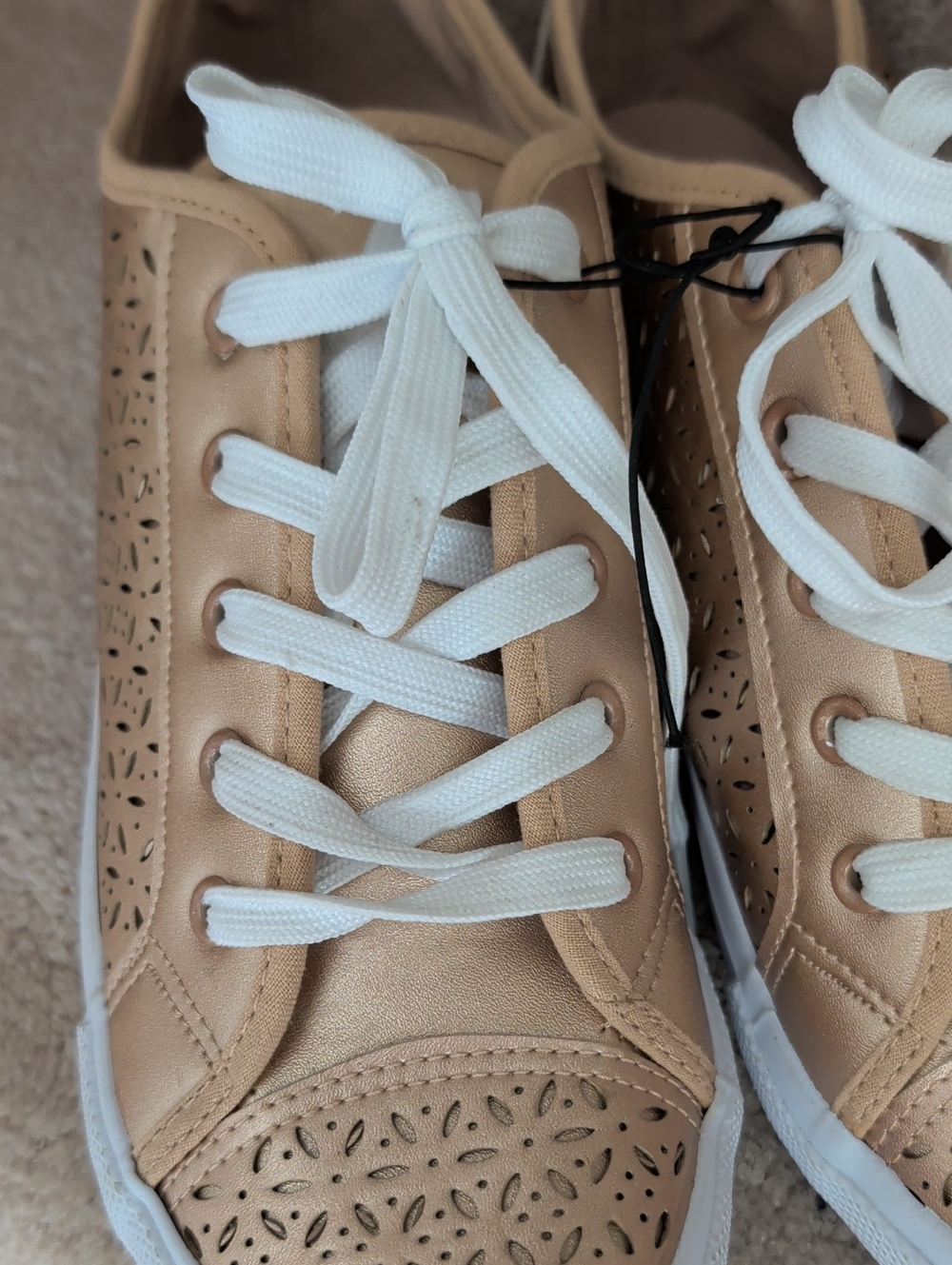 NWT Chatties Perforated Metallic Sneakers LARGE 9/10 Rose Gold FLAWS - Picture 12 of 16
